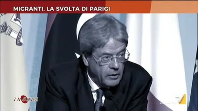Migranti, la svolta di Parigi