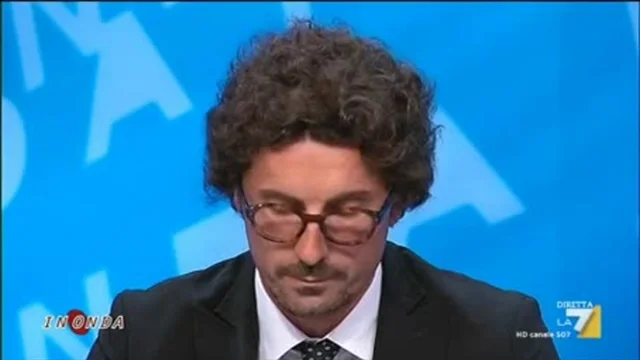 Toninelli su Ius soli:  'La proposta di Sorial? Non rappresenta più il M5S'