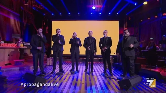 God save the King (and God bless the Queen): i Neri per Caso a Propaganda Live
