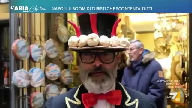 Napoli, il boom di turisti che scontenta tutti
