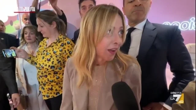 Meloni risponde all’inviata di Piazzapulita: “Parole di Trump? L’amicizia è fatta anche di questo…”