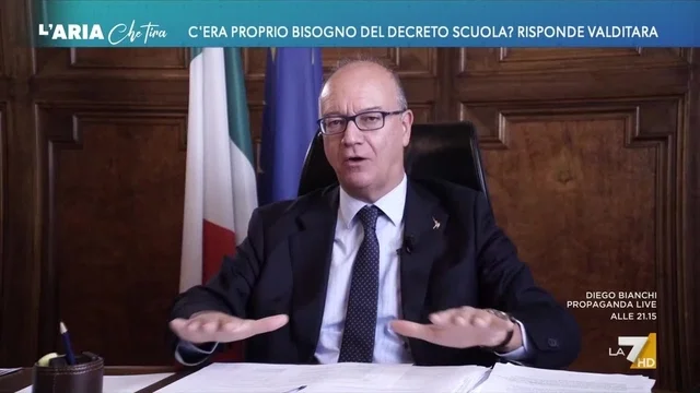 Scuola, il ministro Valditara: "Gap enorme tra studenti stranieri e italiani, dobbiamo intervenire lì per una vera integrazione"