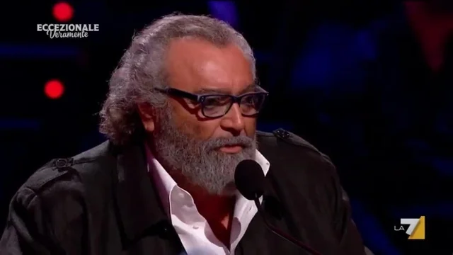Diego: 'Toglierei un po' di parrucche e di trucchi e metterei un po' più di sostanza..'