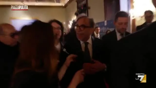La Russa all’inviata di Piazzapulita: "Sei carina però, soprattutto brava…". Il commento di Formigli: "Dovrebbe cambiare i toni"