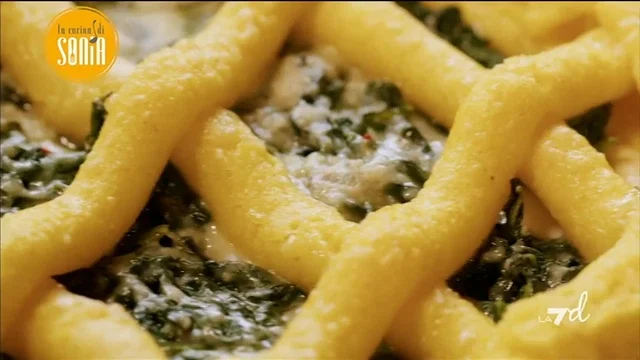 Crostata di polenta con erbette e taleggio