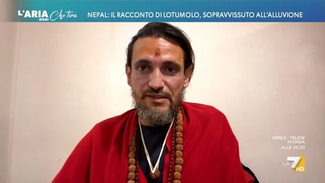 Alluvione in Nepal, il racconto del fotoreporter Stefano Lotumolo: "Non è rimasto niente in piedi"