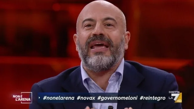 No vax, scontro Paragone - Pregliasco: "Mi imbarazza il suo vocabolario"