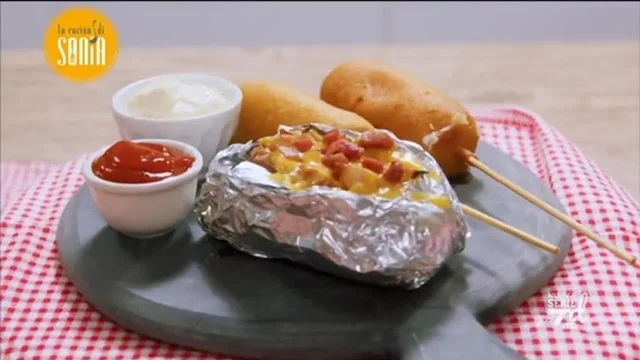 Corn dog e jacket potatoes