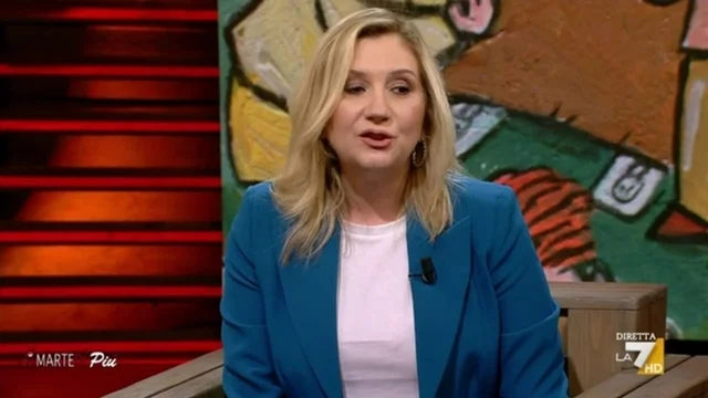 L'intervista a Serena Bortone: "non viviamo sotto la dittatura LGBTQ+, la cronaca lo dimostra"