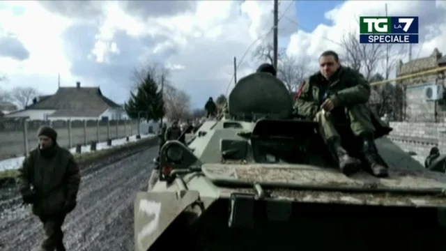 Ucraina, Putin invia militari di leva per esaminare la situazione