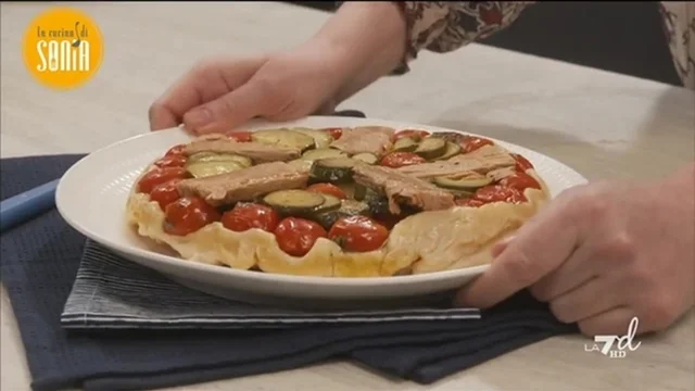 Torta salata rovesciata al tonno e verdure