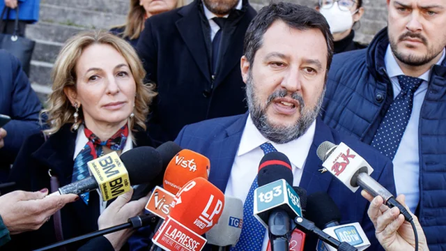 Sentenza Cucchi, Salvini alla giornalista: "Devo scusarmi per le mie idee? Sono sempre contro la droga"