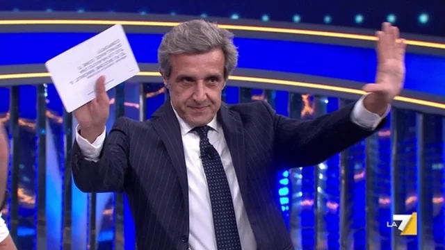 La rivelazione della concorrente: "A letto con mio marito..."