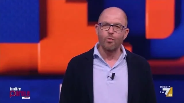 "Il mondo si divide in chi butta un pezzo di carta per strada e chi lo raccoglie", l'intervista completa a Gabriele Corsi