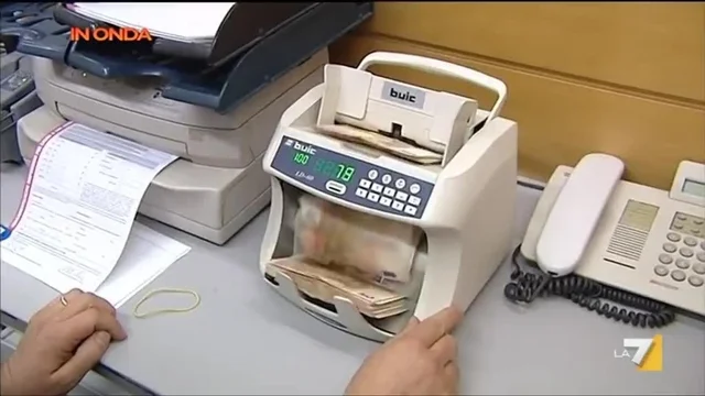 Bancomat, l'ultima follia: Multe per prelievi ingiustificati