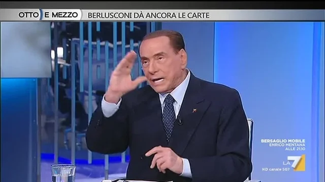 Berlusconi dà ancora le carte