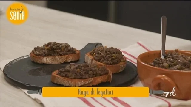 Dall'Umbria: Crostini con ragù di fegatini