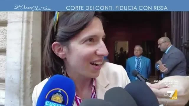 Corte dei Conti, fiducia con rissa