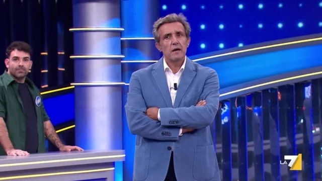 Flavio Insinna contro chi millanta il volontariato