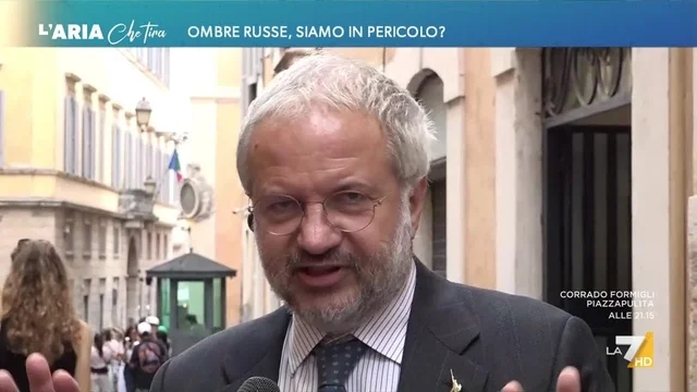 Ombre rosse sul Parlamento, Claudio Borghi: "Questo è spionaggio e vi posso assicurare che lo spionaggio lo fanno tutti"