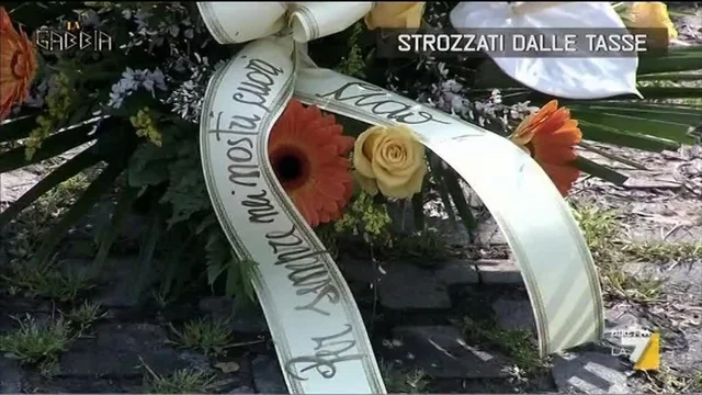 Strozzati dalle tasse