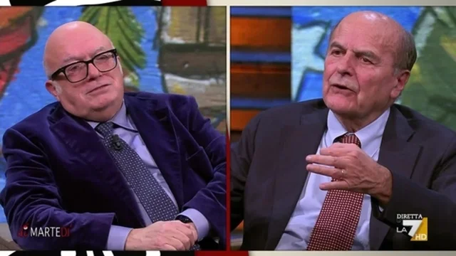 Lo scambio acceso tra Bersani e Storace: "Quella destra non è maggioranza, voliamo bassi", "Vi dovete calmare"