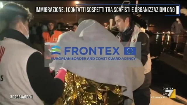 Immigrazione: i contatti sospetti tra scafisti e organizzazioni ONG
