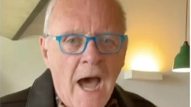 "Volare... oh, oh!", Anthony Hopkins canta Modugno: il video è virale