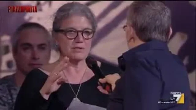Una donna tra il pubblico di Piazzapulita: ‘Ho 58 anni e un ISEE pari a 1, perché mi hanno attribuito solo 278 euro di reddito di cittadinanza?’