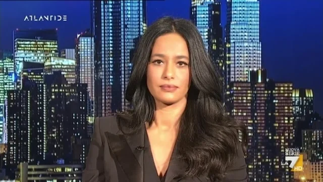 Assalto a Capitol Hill, l'intervista a Rula Jebreal: "Biden ha detto che Trump è stato il mandante politico di quel colpo di stato. I trumpiani vogliono istituzionalizzare la grande bugia del voto rubato. Non a caso gli squadristi hanno assaltato la CGIL"