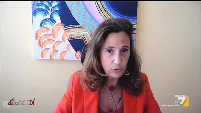 Coronavirus, Ilaria Capua: "Chiudersi l'unica soluzione? Direi muoversi il meno possibile"