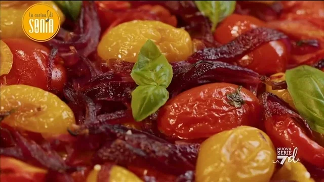 Galette salata con pomodorini e cipolle