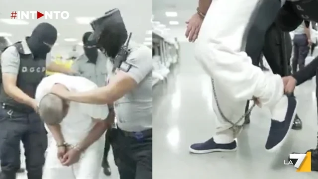 USA, detenuti venezuelani deportati in catene a El Salvador