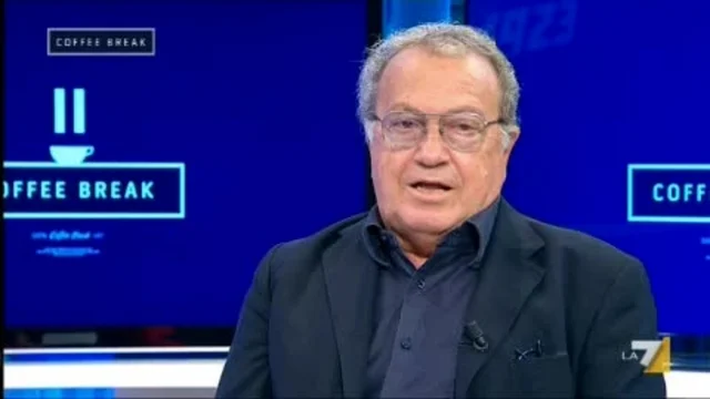 LA POLITICA NON CI AIUTA