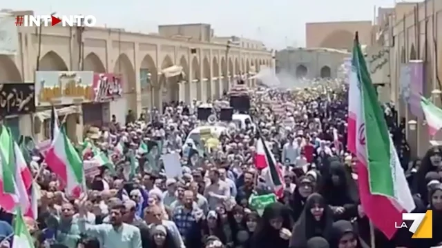 Proteste di massa a Yazd: l’Iran pretende una risposta agli attacchi israeliani