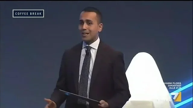 Luigi Di Maio euforico e orgoglioso alla presentazione del sito del reddito di cittadinanza
