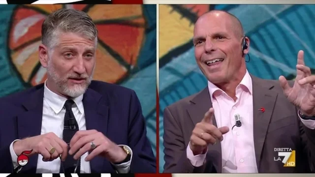 "Meloni era sostenitrice di Mussolini, ma di che parla?": Varoufakis a Giuli
