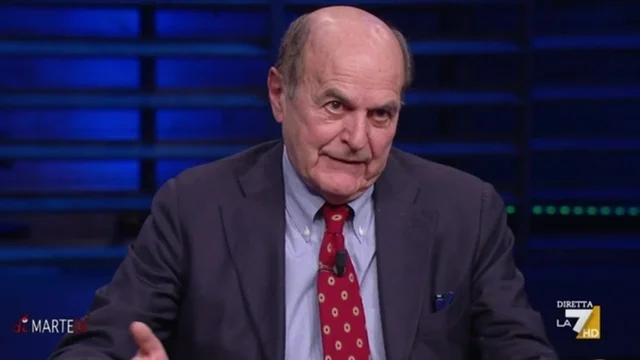 Sanremo, Bersani: "Pensano che vota a destra solo chi che ce l'ha coi gay?"