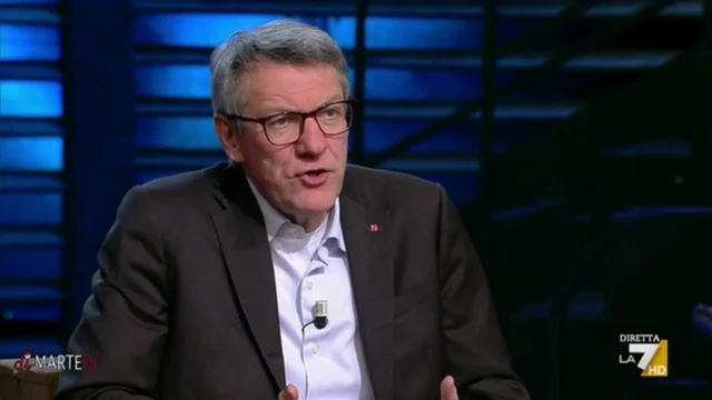 L'intervista a Maurizio Landini: "bonus tredicesima? Non basta qualche panettone in più"