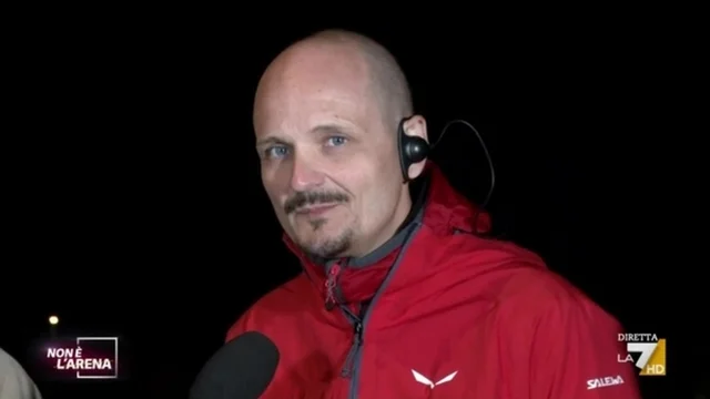 Alessandro Porro: "Non ci sentiamo di utilizzare la Tunisia come porto sicuro" Sallusti: "In Tunisia sarebbe salva"