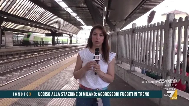 Omicidio a Milano Certosa, l'inviata sul binario della tragedia: "Aggressione a freddo da parte di un branco, caccia a 9 persone"