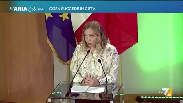 L'Aria Che Tira