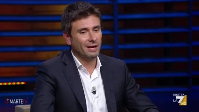 Di Battista 'scivola' sul congiuntivo: "Mi auguro che Meloni non cedi su Casellati"