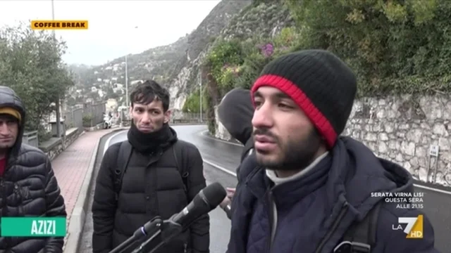 I migranti a Ventimiglia, tra 'passeur' e 'gendarmerie'