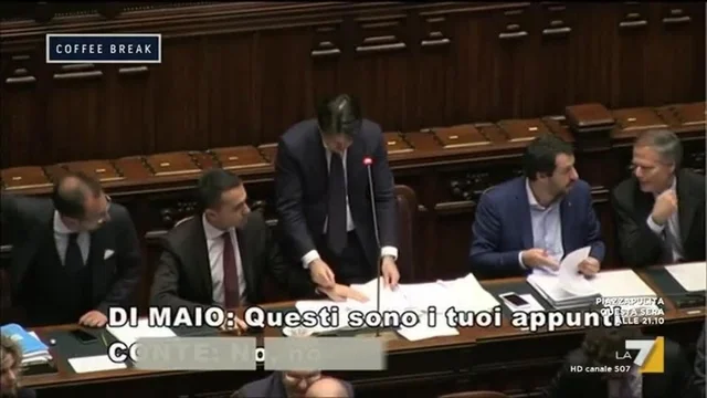 L'inizio di Giuseppe Conte: non trova gli appunti ma poi ottiene la fiducia