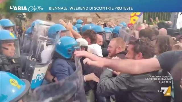 Biennale, weekend di scontri e proteste