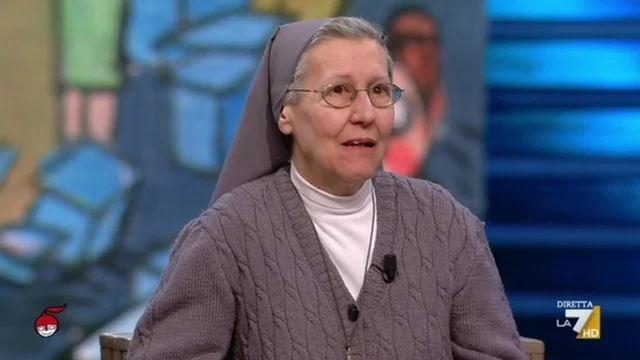 Suor Paola con Bersani: “Chi autorizza i politici a parlare in nome di Dio?”