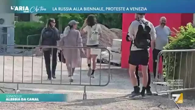 La Russia alla Biennale, proteste a Venezia
