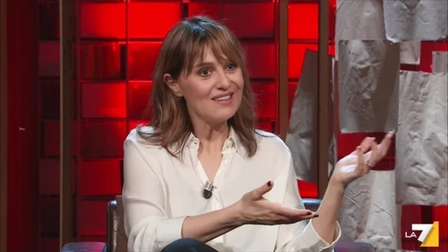 100 anni di Dario Fo, Paola Cortellesi: “Gli piaceva mostrare quello che accade in teatro”