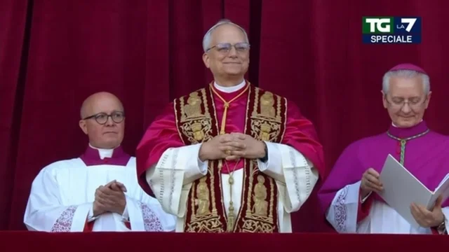 Le prime parole di Papa Leone XIV: "La pace sia con tutti voi"